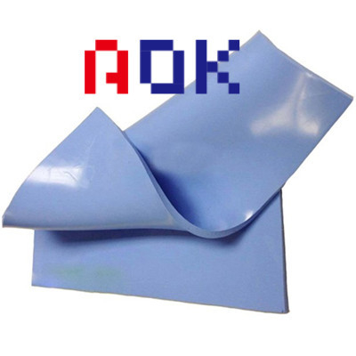 Grueso 0,5 milímetros del cojín termal de color azul material del silicón 8 W/m.K